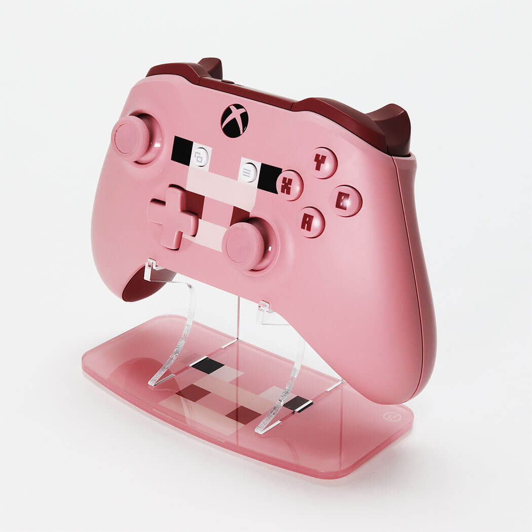 Photo of a Minecraft Pig Xbox One Printed Control Pad Stand