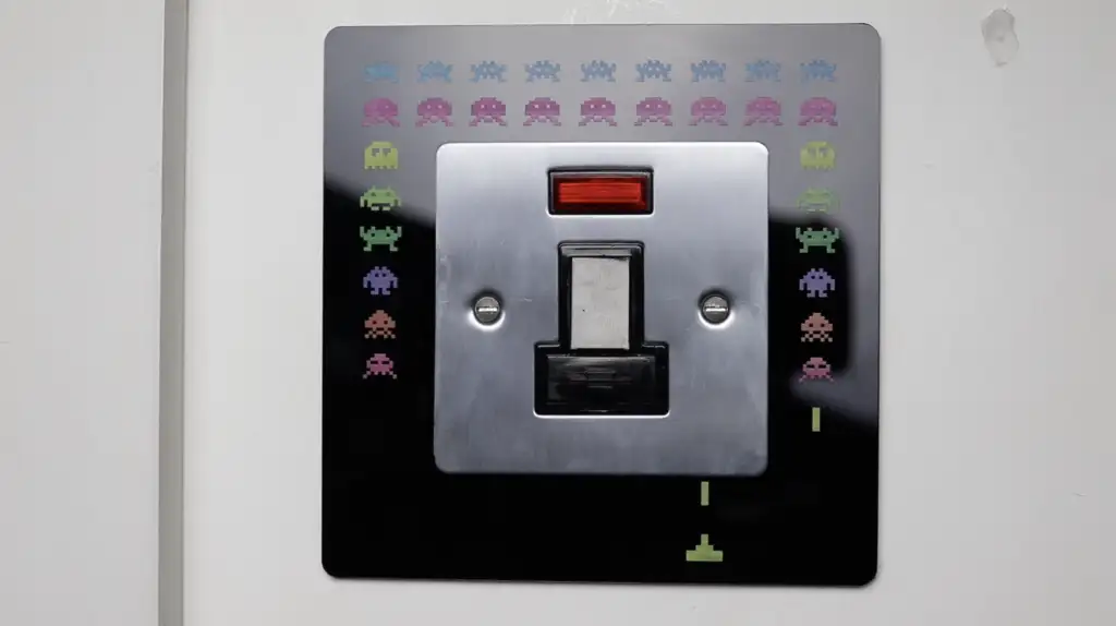 How to Fit a Light Switch Surround - 2